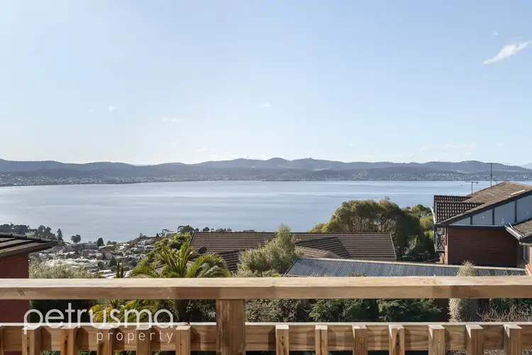 24 Nicholas Drive, Sandy Bay TAS 7005