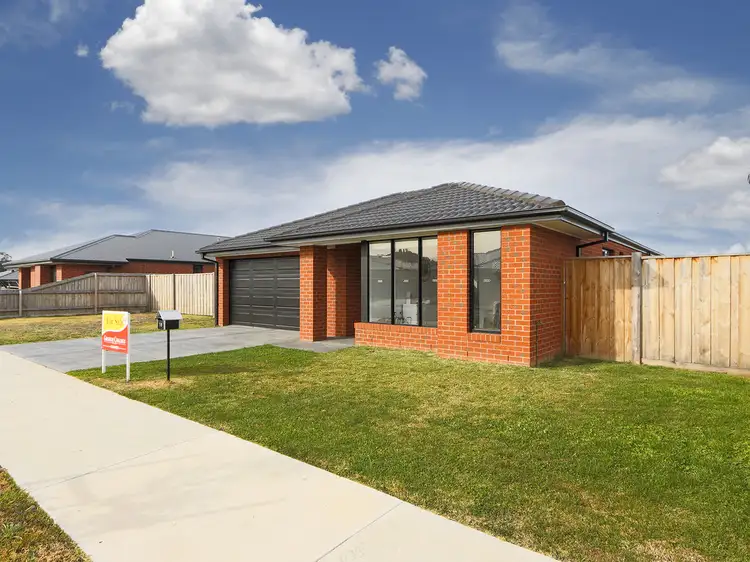 Main view of Homely house listing, 18 Kennelly Crescent, Stratford VIC 3862