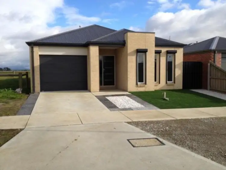 30 Roscommon Drive, Traralgon VIC 3844