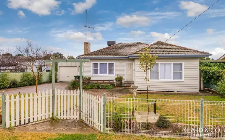 6 Weatherall Street, California Gully VIC 3556