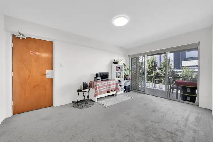 Third view of Homely unit listing, 2/17 View Street, Chermside QLD 4032