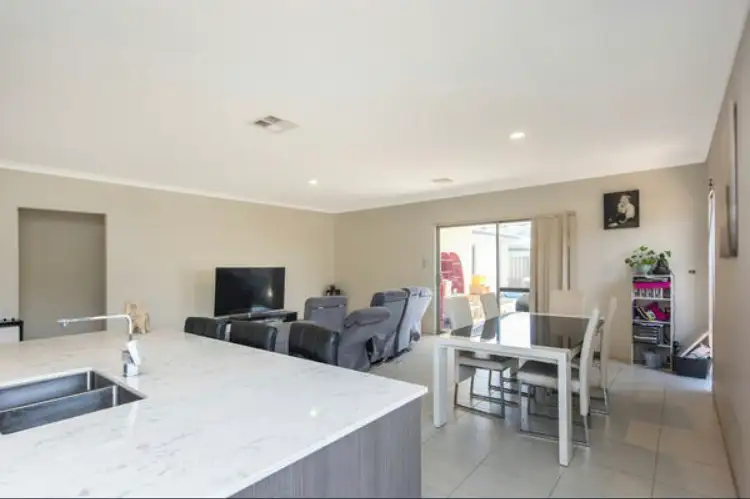 Sixth view of Homely house listing, 2 Wandina Close, Helena Valley WA 6056