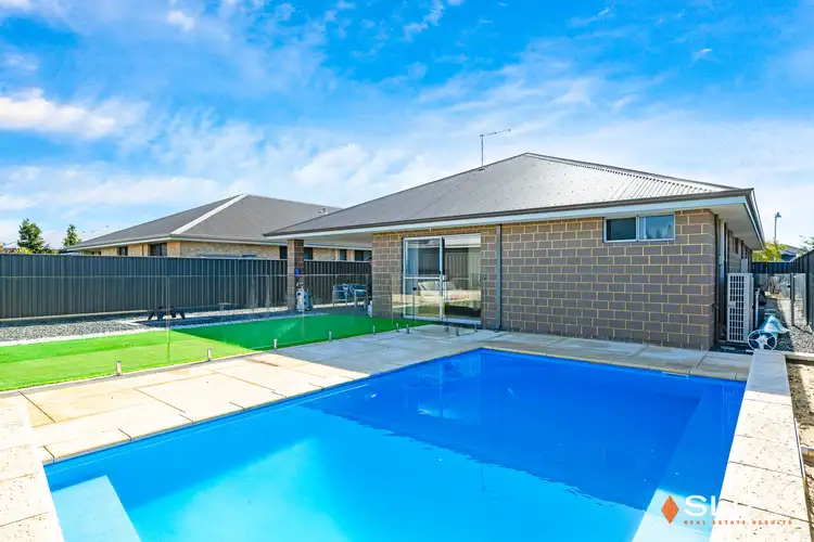 21 Azolla Street, Banksia Grove WA 6031