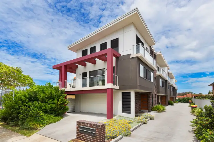 Main view of Homely townhouse listing, 2/10 High Street, Waratah NSW 2298