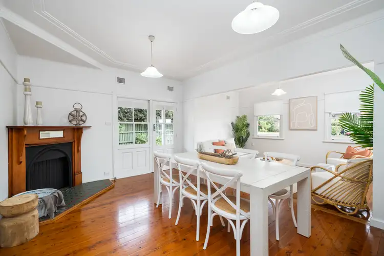 2 Dunn Street, Point Frederick NSW 2250