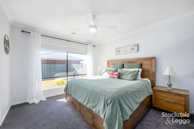 Second view of Homely house listing, 6 Cockatoo Crescent, Kialla VIC 3631
