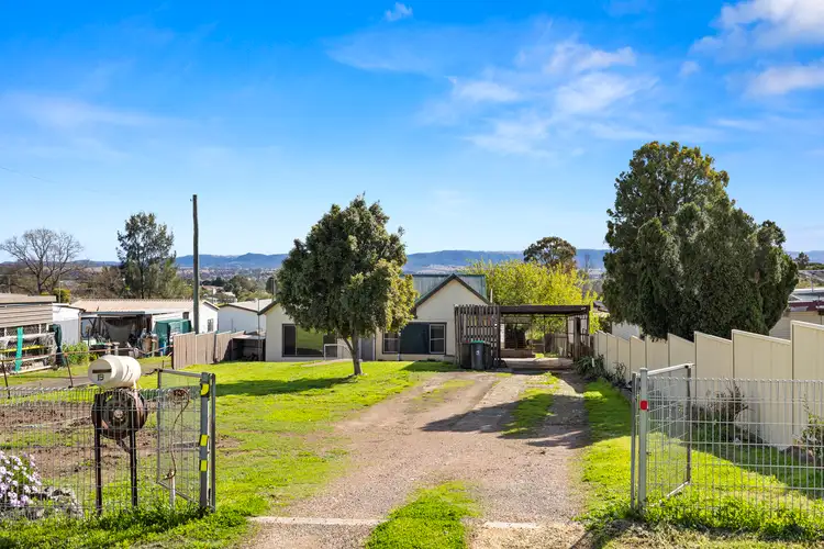 13 Mount Street, Aberdeen NSW 2336