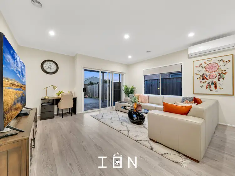 Fifth view of Homely house listing, 6 Ballymarang Chase, Cranbourne West VIC 3977