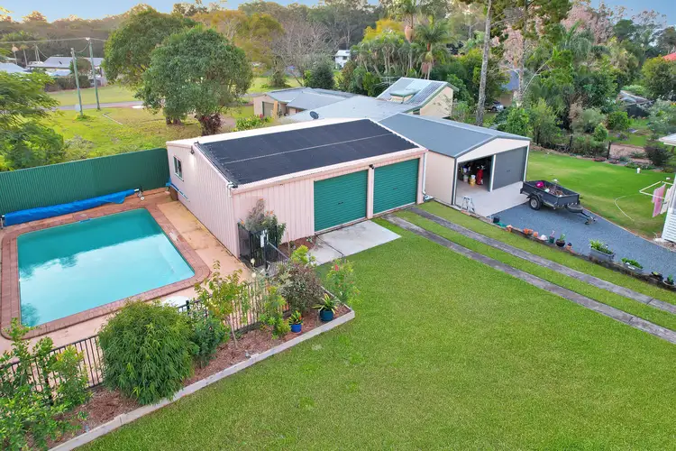 77 Curlew Street, Macleay Island QLD 4184