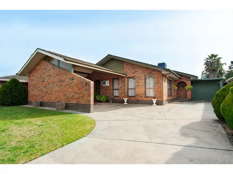479 Laramee Drive, Lavington NSW 2641