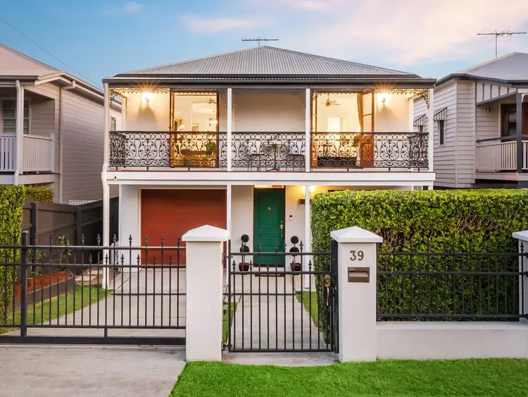39 Brisbane Avenue, Camp Hill QLD 4152