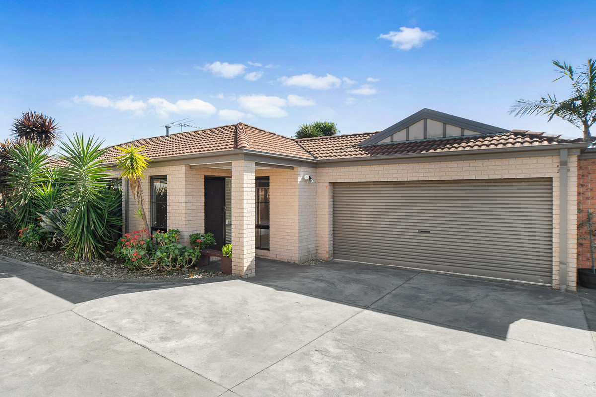 Main view of Homely unit listing, 2/1 McDonald Street, Skye VIC 3977
