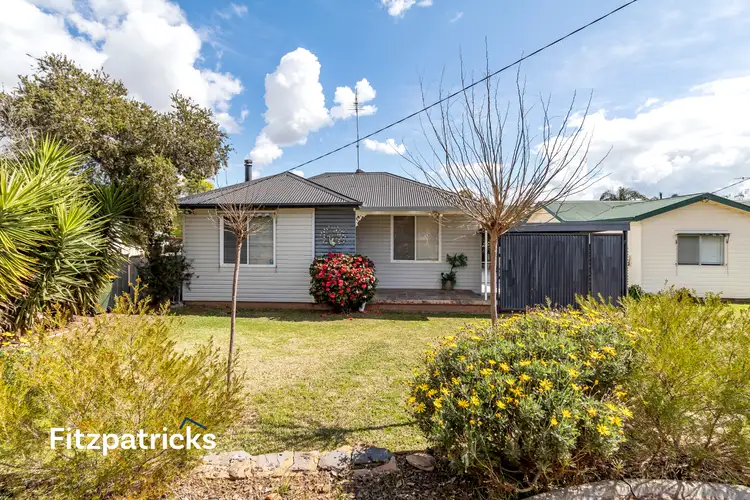 16 Gowrie Parade, Mount Austin NSW 2650