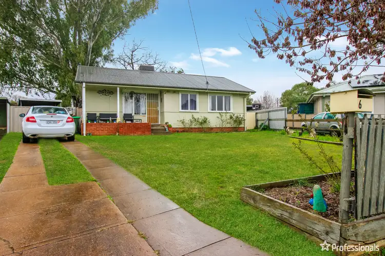 6 Townsend Place
