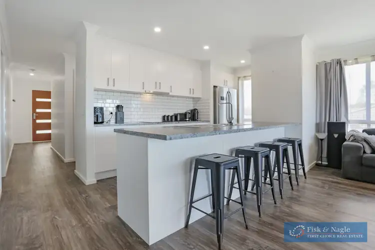 6 Howard Avenue, Bega NSW 2550