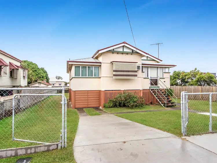 118 South Station Road, Silkstone QLD 4304