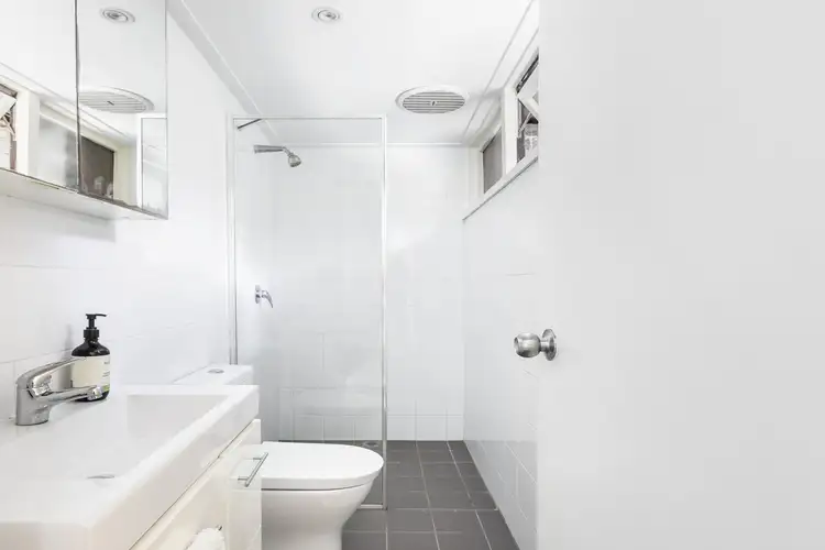Fourth view of Homely apartment listing, 3/6 Oswald Street, Darling Point NSW 2027