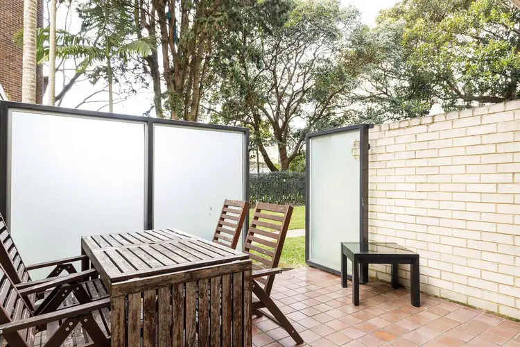 Second view of Homely studio listing, 1/50 Roslyn Gardens, Rushcutters Bay NSW 2011