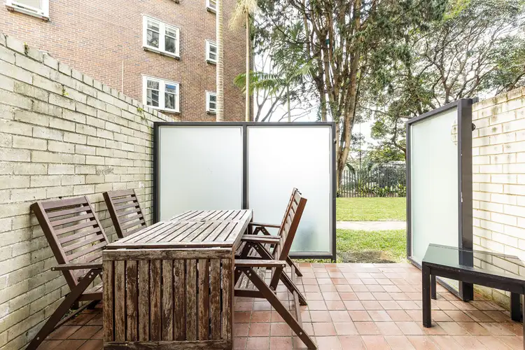 Third view of Homely studio listing, 1/50 Roslyn Gardens, Rushcutters Bay NSW 2011