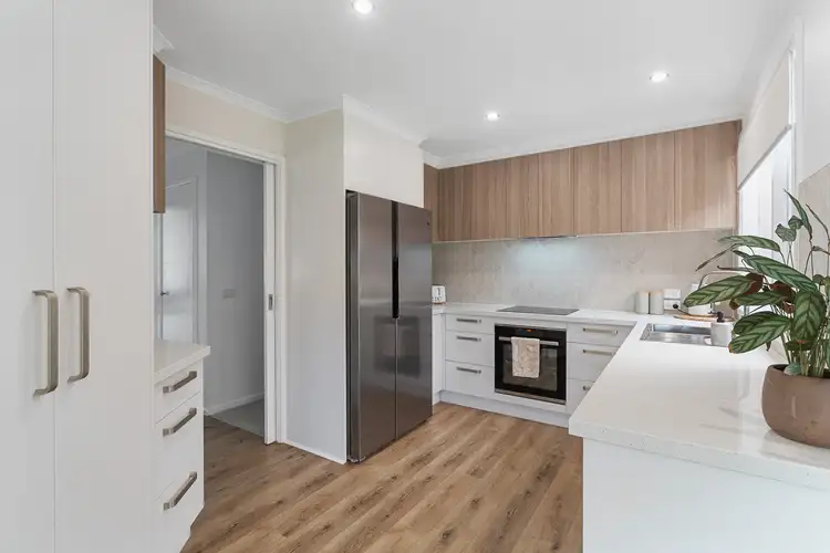 23 Oakwood Drive, Carrum Downs VIC 3201