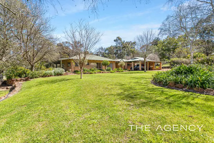 33 Lakeview Drive, Gidgegannup WA 6083