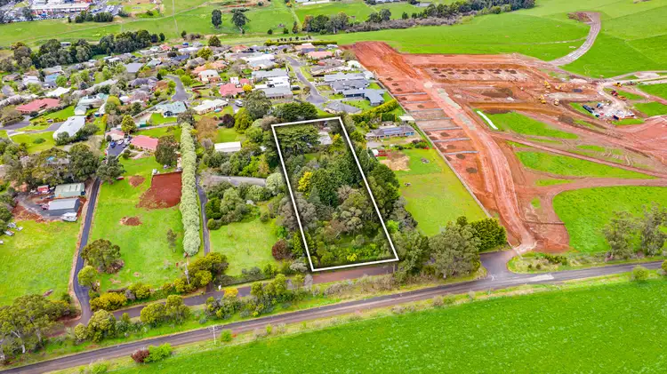 Second view of Homely house listing, 6 Bellamy Close, Warragul VIC 3820