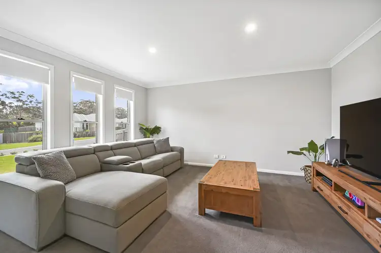 Third view of Homely house listing, 8 Dove Crescent, Kleinton QLD 4352