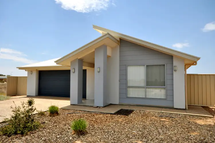 Second view of Homely house listing, 5 Averis Court, Stirling North SA 5710