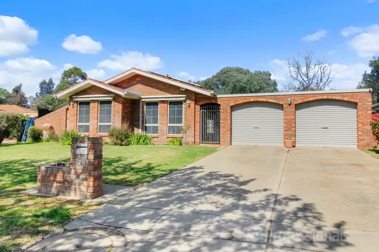 61 Balleroo Crescent, Glenfield Park NSW 2650