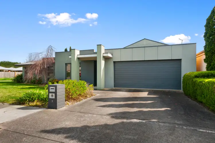 Second view of Homely house listing, 7 Kimberley Drive, Traralgon VIC 3844