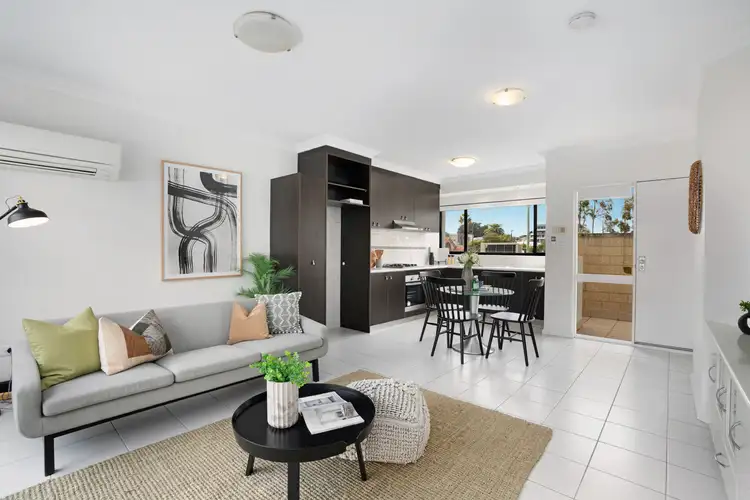 2/2 White Place, Subiaco WA 6008