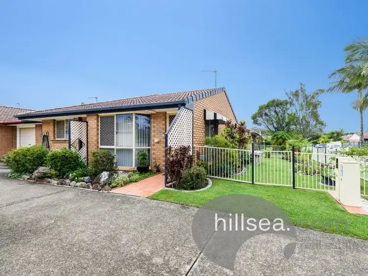 1/4 Riccarton Place, Labrador QLD 4215