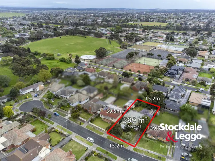 10 Moss Court, Glenroy VIC 3046