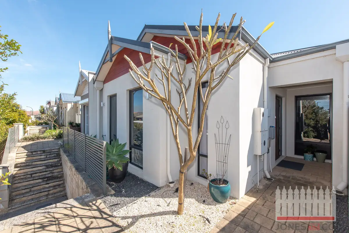 Main view of Homely house listing, 10 Flecker Promenade, Aveley WA 6069