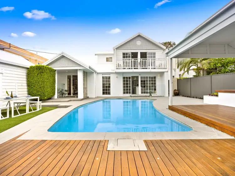 118 Slatyer Avenue, Bundall QLD 4217