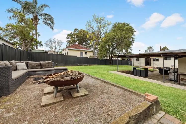 1 Earl Street, Holmesville NSW 2286