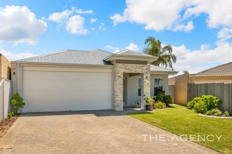 8 Marlowe Place, Lake Coogee WA 6166