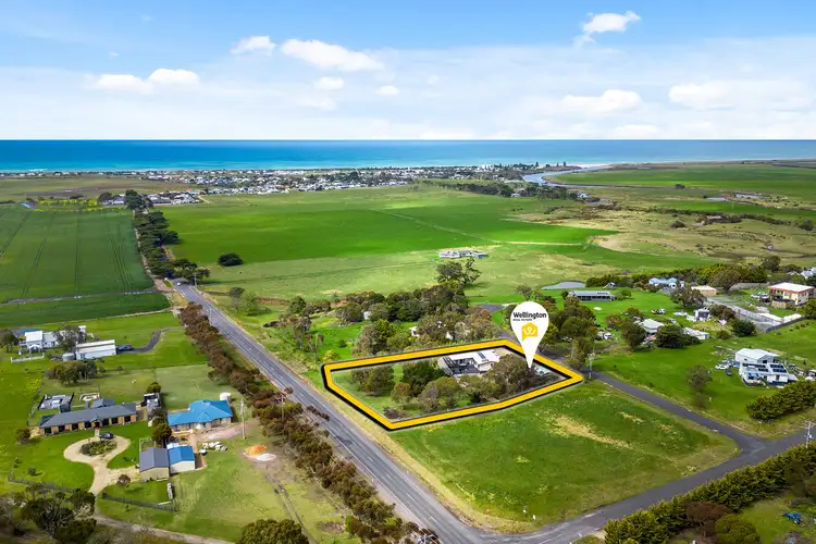 Fifth view of Homely house listing, 9 Pinetree Court, Seaspray VIC 3851