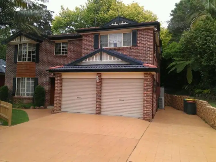 6 John Savage Crescent