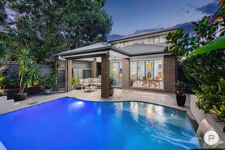 15 Logan Street, Greenslopes QLD 4120