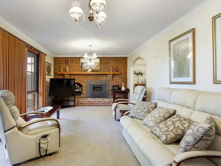 Second view of Homely house listing, 3 Leahe Close, Sale VIC 3850