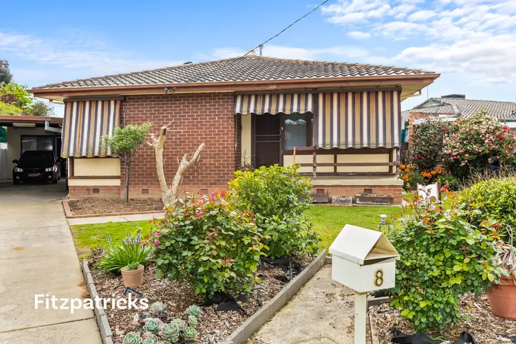 8 Kywong Place, Kooringal NSW 2650