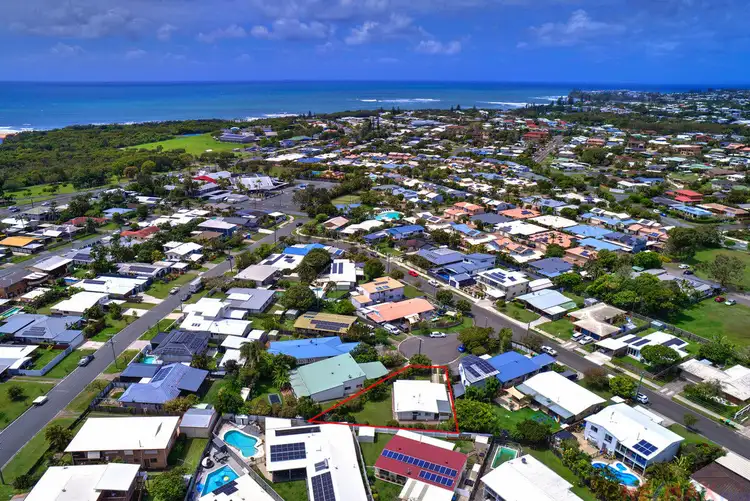 4 Apanie Court, Battery Hill QLD 4551