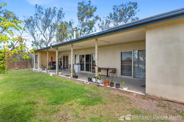 10 Elliot Street, Pratten QLD 4370