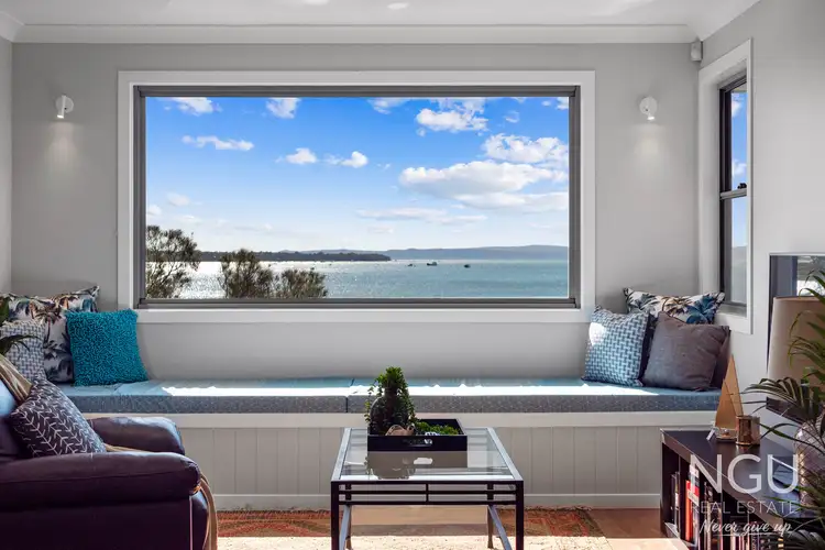 14 Broadwater Terrace, Redland Bay QLD 4165