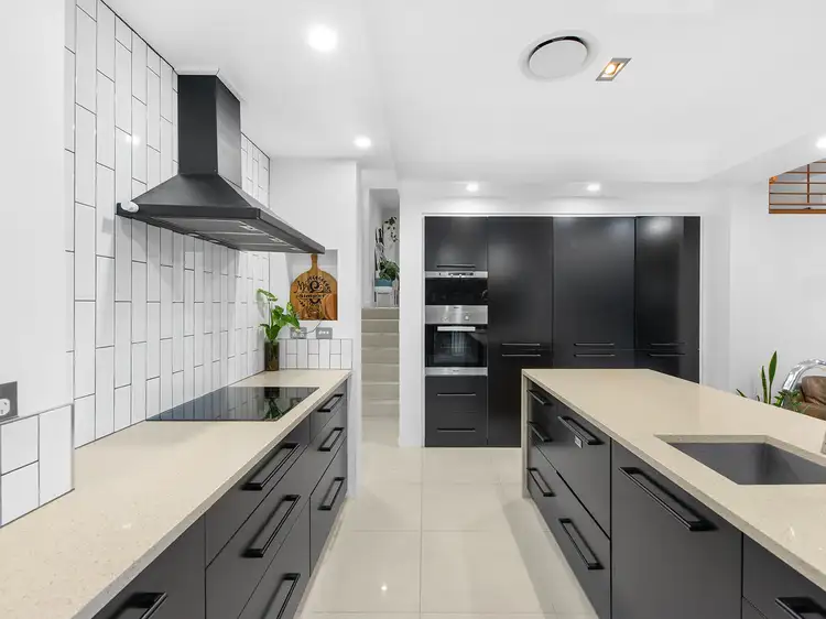 Sixth view of Homely house listing, 2 Forrest Court, Mount Ommaney QLD 4074