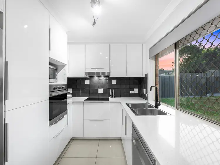 Sixth view of Homely house listing, 10 Lyrebird Close, Doolandella QLD 4077