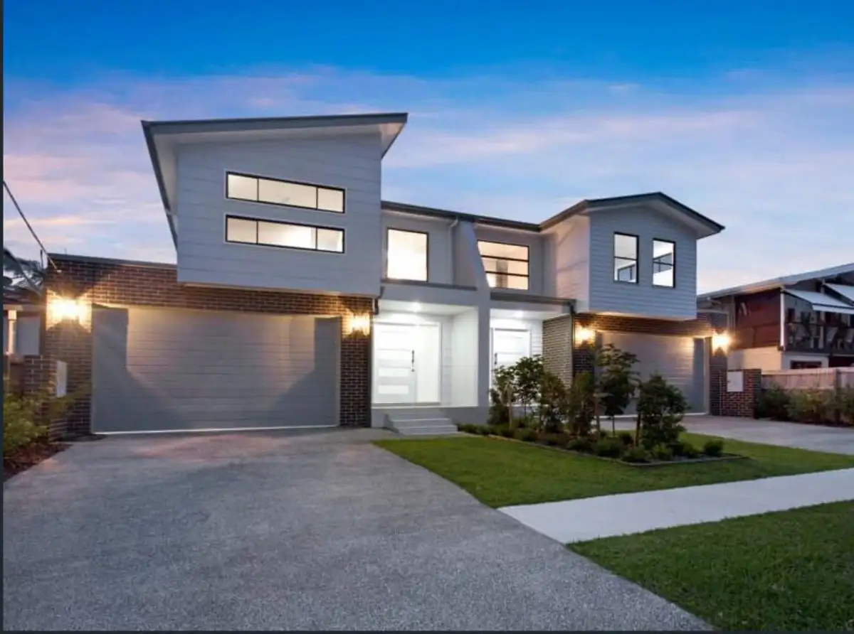 Main view of Homely townhouse listing, 2/24 Abalone Avenue, Paradise Point QLD 4216