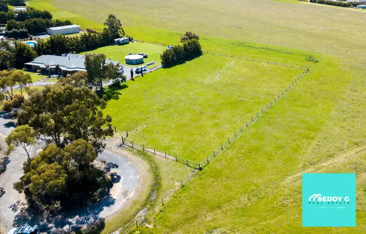 21 redgumm Road, Oaklands Junction VIC 3063