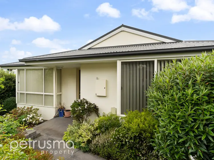 1/1 Carla Close, Lenah Valley TAS 7008